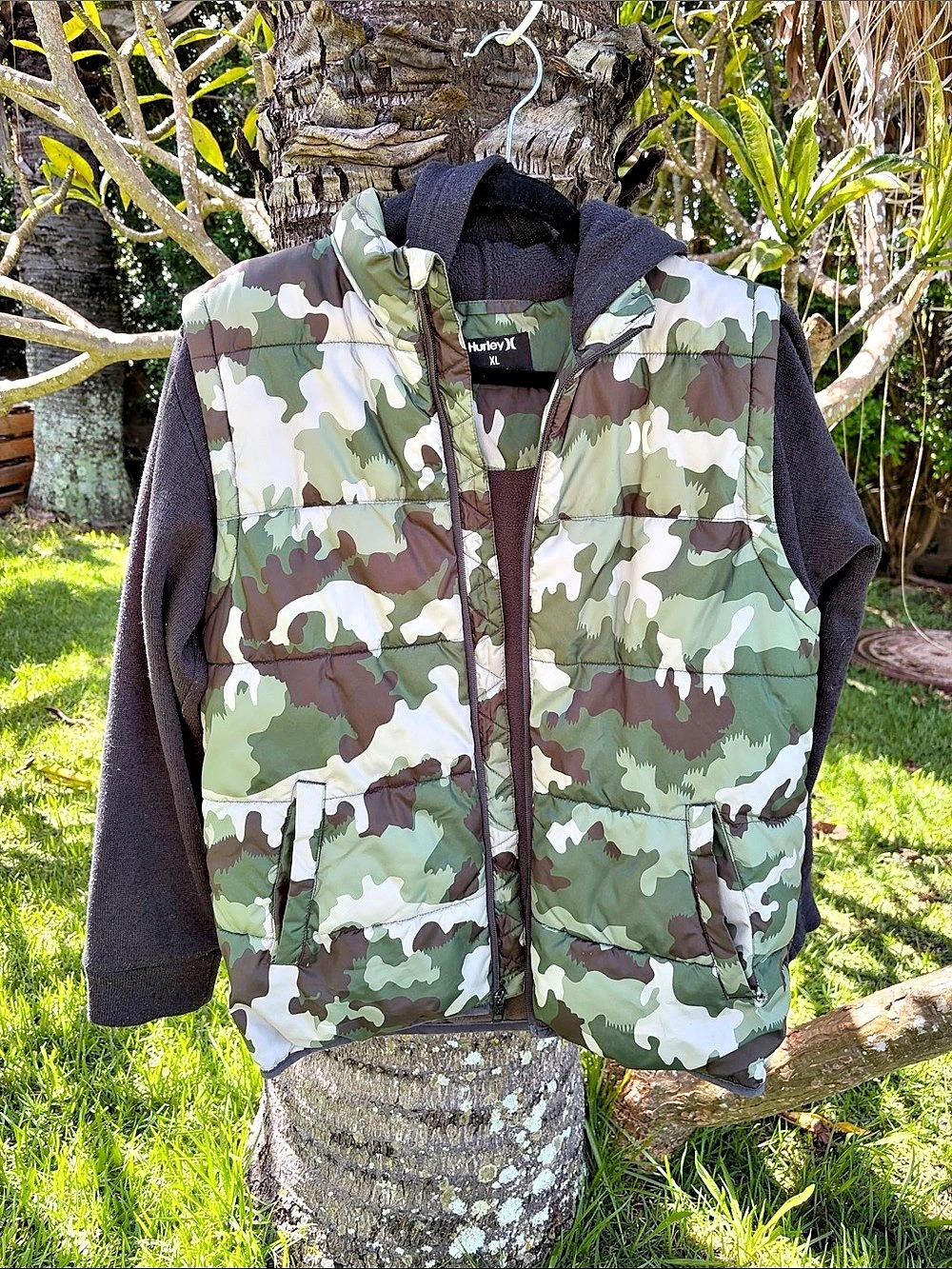 Hurley Camo Fleece-Sleeve Vest in Green & BlackNew